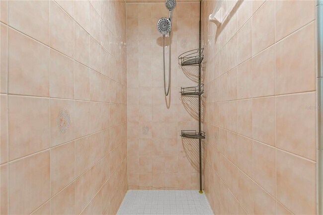 Building Photo - 9447 Ashley Dr
