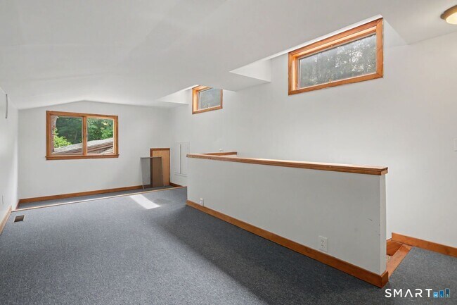 Building Photo - 52 Stanley Rd