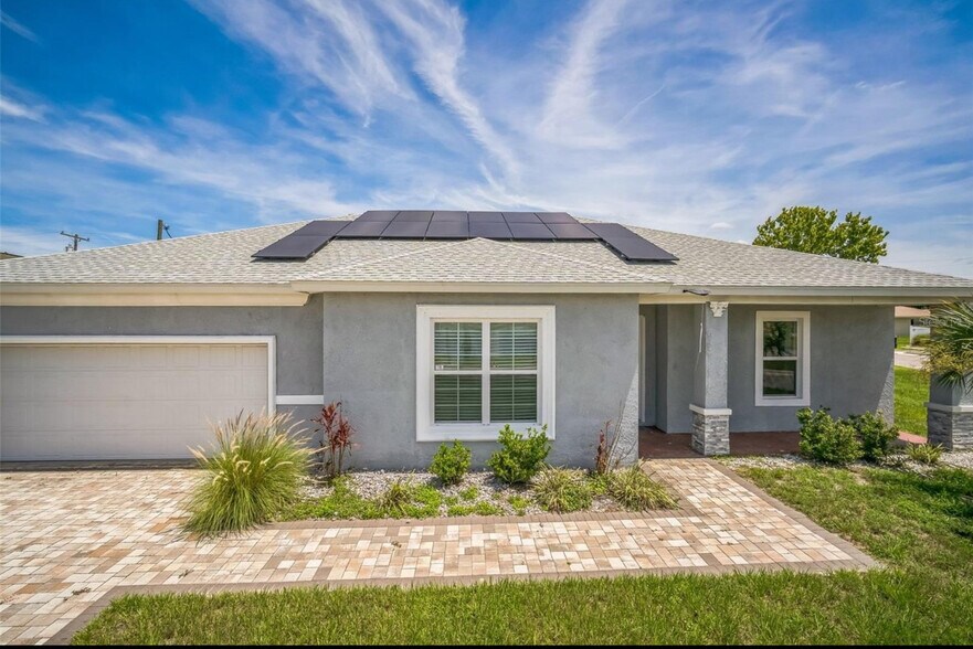 Building Photo - 10517 Camelia Dr