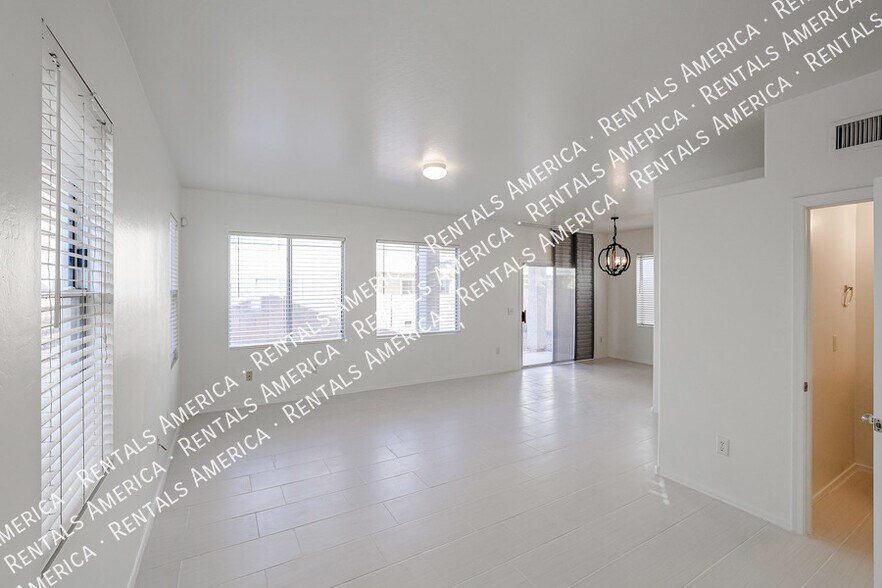 Building Photo - 4022 W Carter Rd
