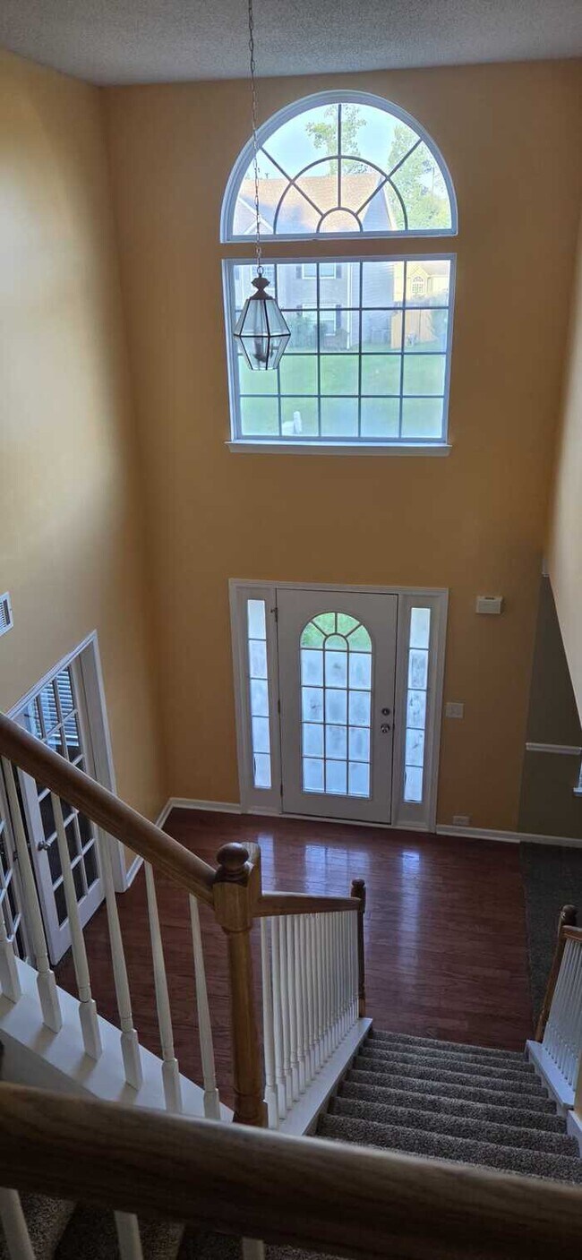 Building Photo - 5 Bedrooms 3baths Home For Rent