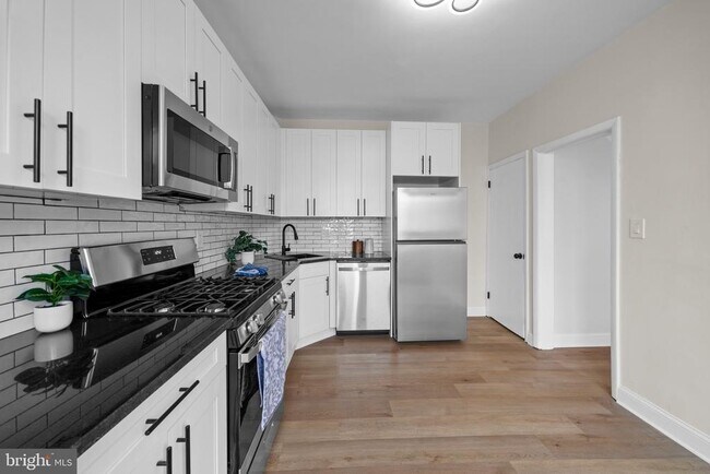 Building Photo - 7608 Chelwynde Ave