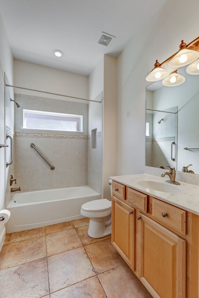 Building Photo - ** TUSCANY COVE ** 2 BED + DEN / 2 BATH / 2 CAR GARAGE - AMAZING LAKE VIEW! - ANNUAL RENTAL