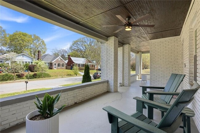 Building Photo - 496 Shannon Dr SW