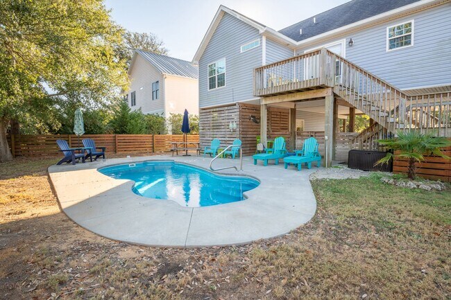 Building Photo - FURNISHED OFF-SEASON MONTHLY RENTAL