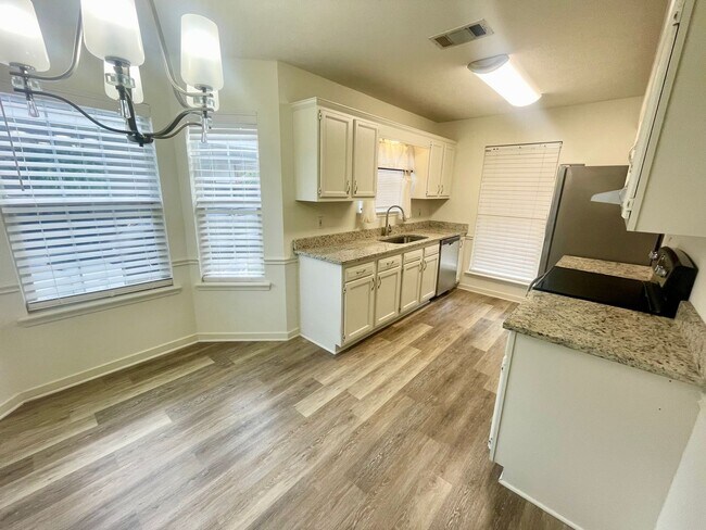 Building Photo - 242 Village Cove