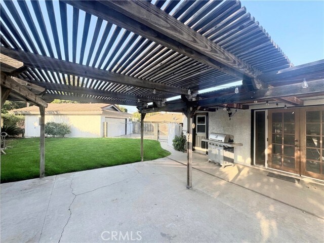 Building Photo - 758 E Cypress Ave