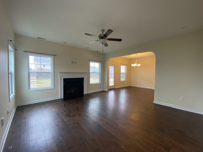 Building Photo - 5407 Nessee St