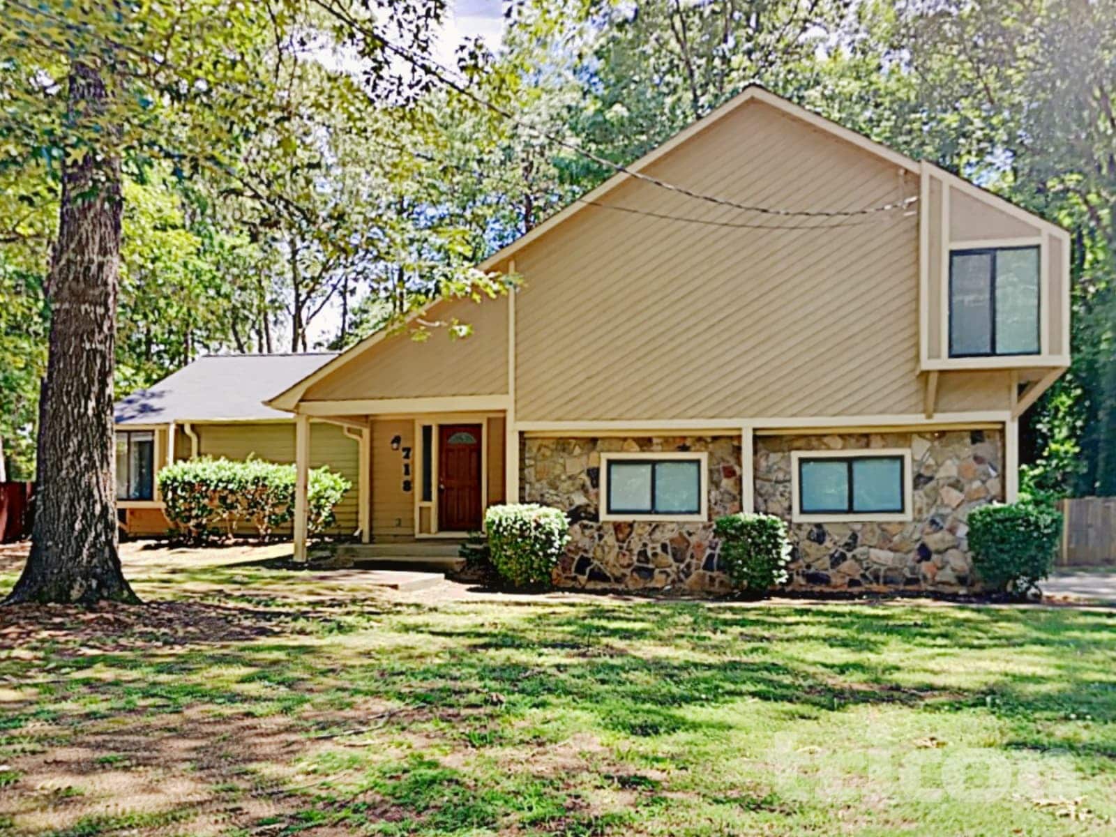 Building Photo - 718 Post Rd Ln