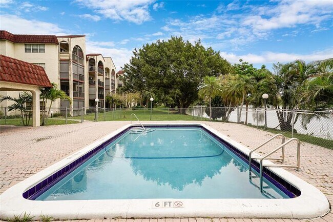 Building Photo - 3280 Spanish Moss Terrace