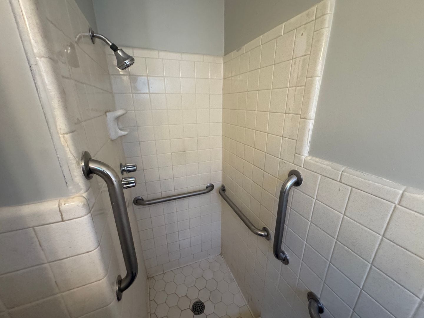 Building Photo - 2851 Redwing Rd