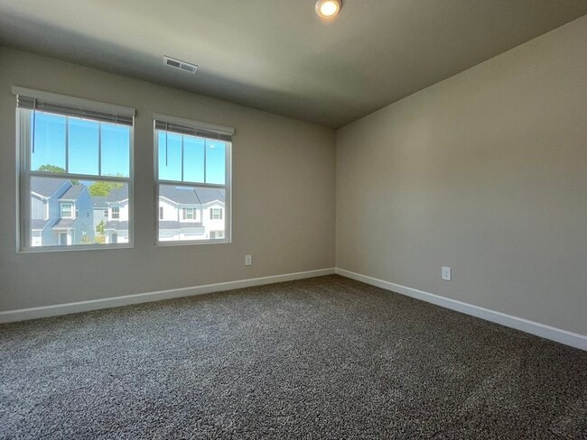 Building Photo - 1716 Braemar Vlg Dr