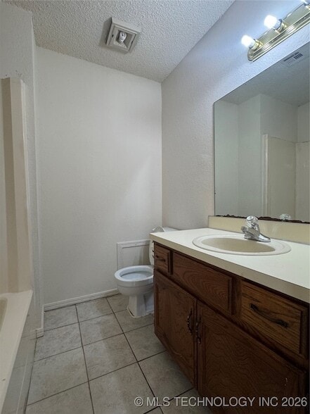 Building Photo - 5727 S Vancouver Ave