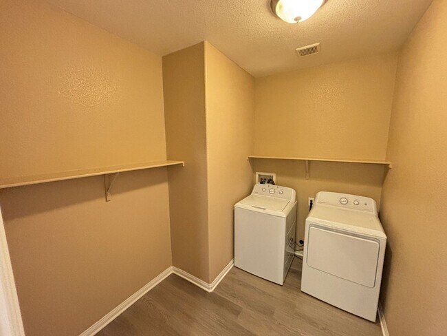 Building Photo - 10741 Cather Ave