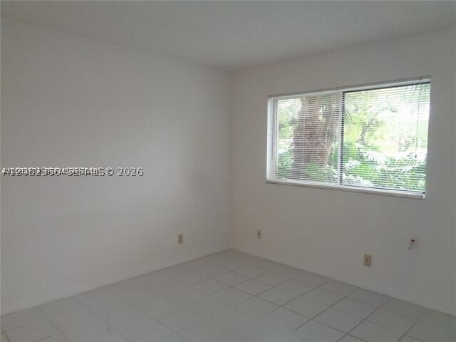 Building Photo - 3380 Pinewalk Dr N