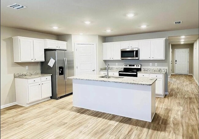 Building Photo - 2495 Arbordale Lp
