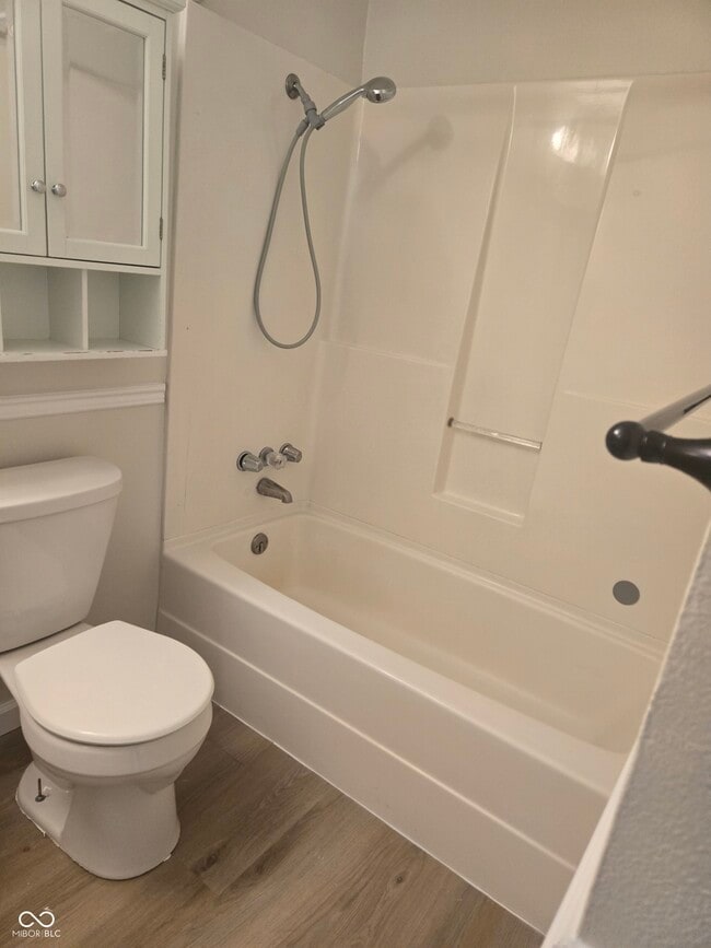 Building Photo - 10155 Orchard Park Dr W