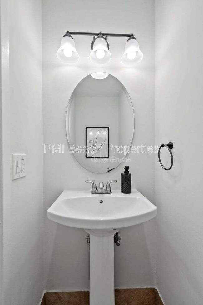 Building Photo - 93 East Ct