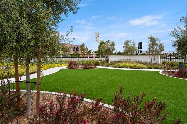 Building Photo - 5495 Seacliff Pl