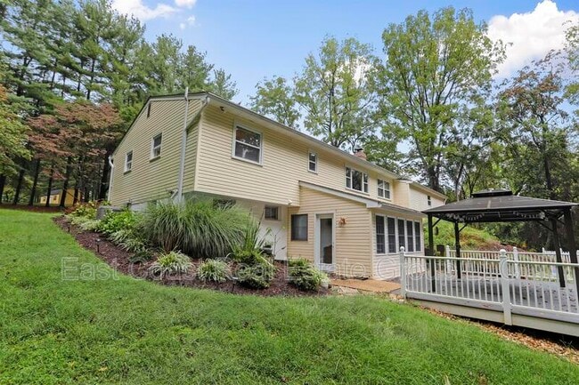 Building Photo - 3395 Canary Ct