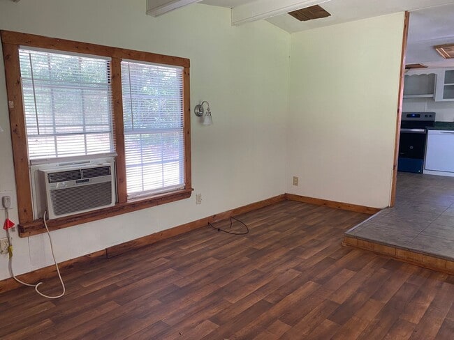 Building Photo - 474 Whitehall Rd