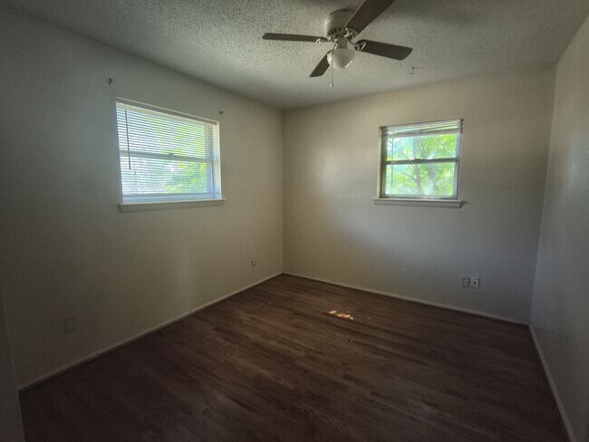 Building Photo - 140 Ridgecrest Rd