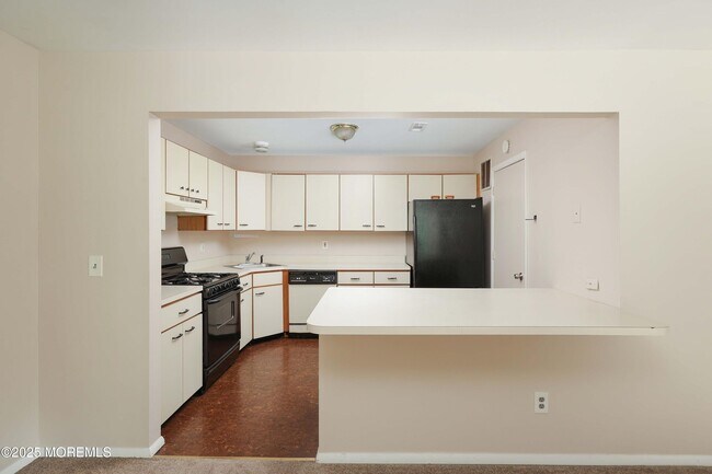 Building Photo - 705 Zlotkin Cir