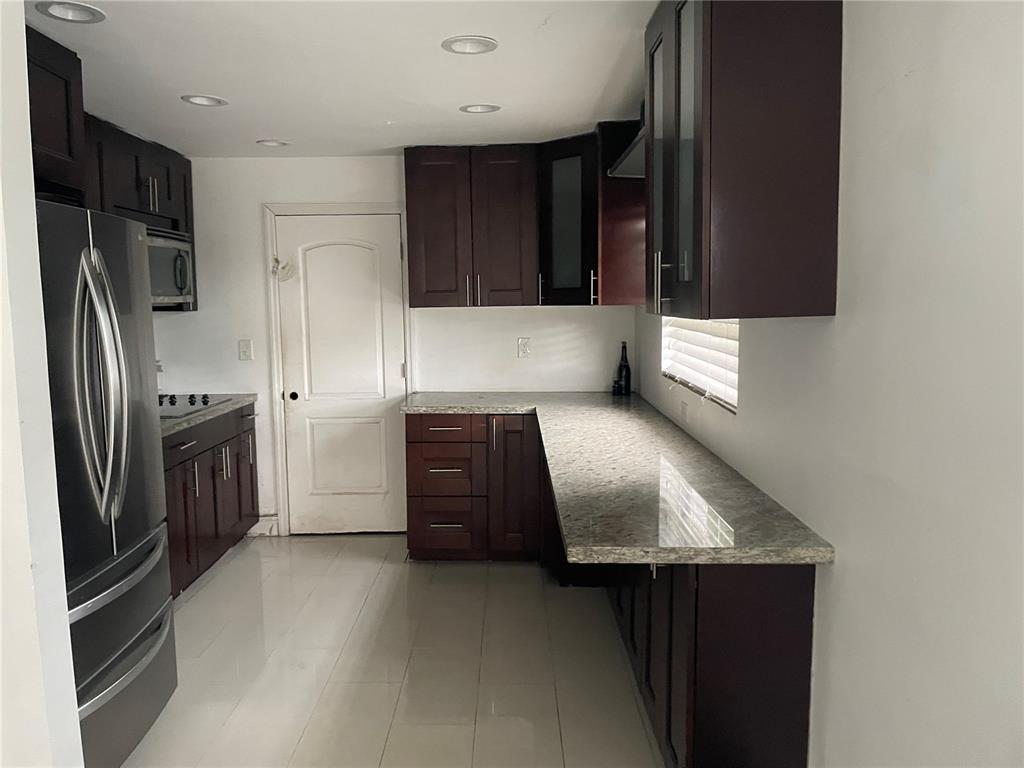 Building Photo - 5771 SW 38th Ct