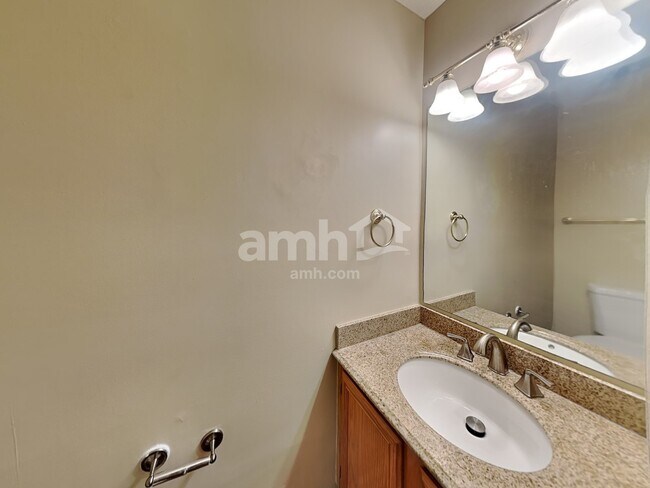 Building Photo - 670 Old Johnson Rd