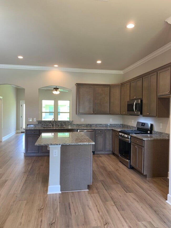Building Photo - 3BD/2BA House for Lease - Nickens Lake Sub...