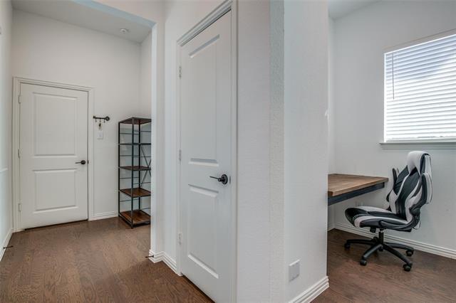 Building Photo - 2408 Elm Pl