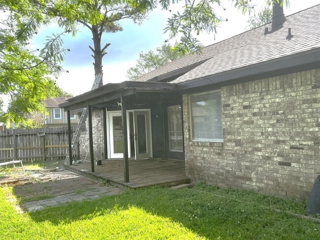 Building Photo - 339 El Toro Ln