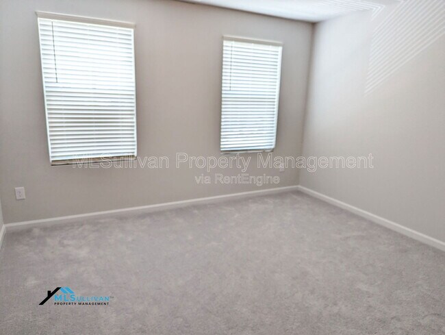 Building Photo - 5866 Woodlawn Dr