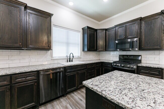Building Photo - Modern 4-Bedroom Home in West Lubbock Just Blocks from new Frenship Schools