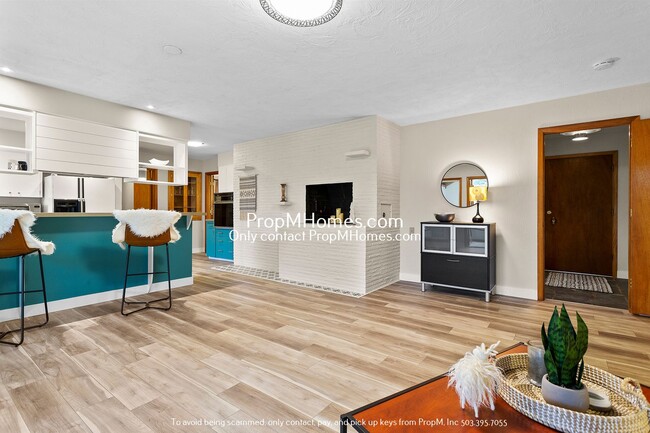 Building Photo - Stunning 3-Bedroom Mid-Century Modern Home...
