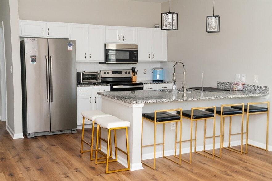 Building Photo - 716 Ironwood Ln