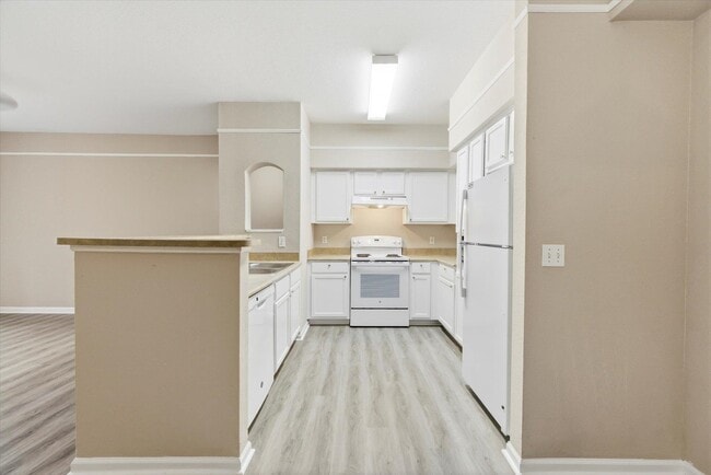 Building Photo - 2801 Chancellorsville Dr