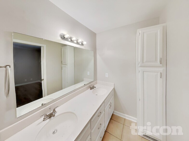 Building Photo - 730 Brushy Ridge Dr