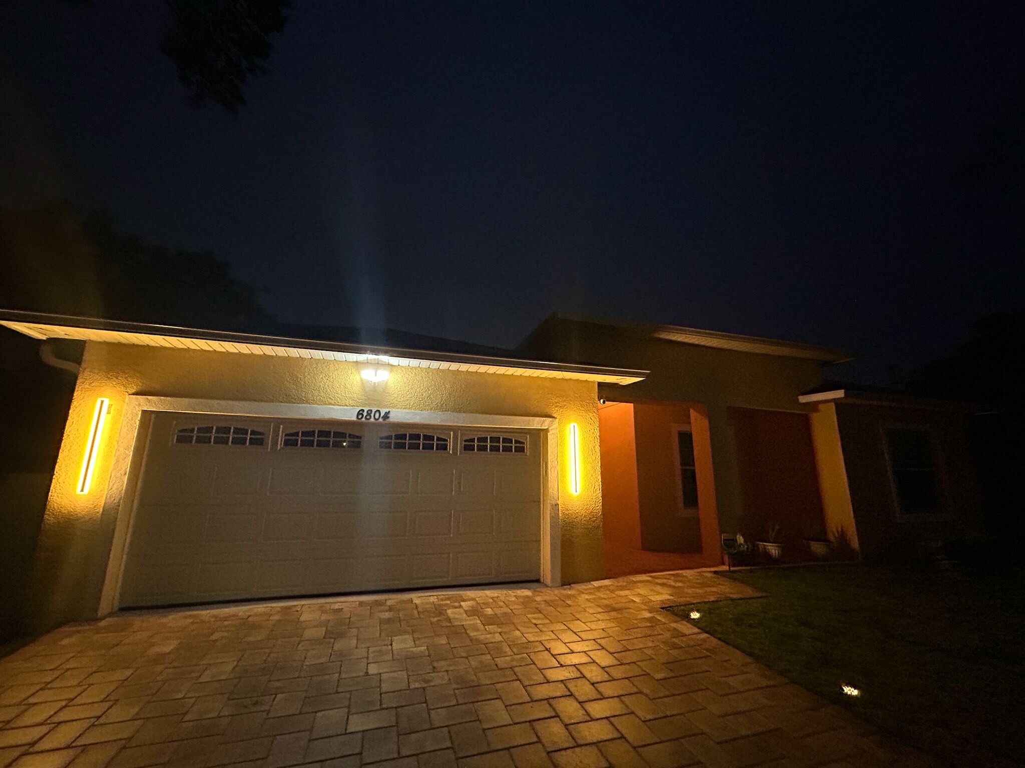 Building Photo - 6804 N Himes Ave