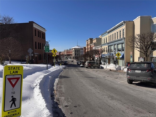 Building Photo - 175 Main St