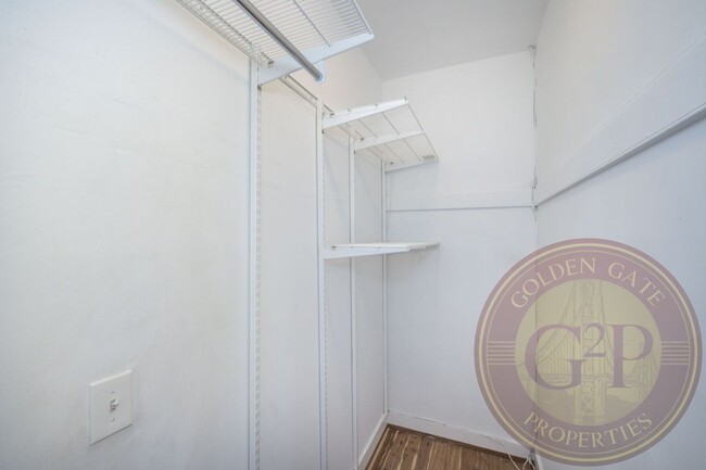 Building Photo - Nob Hill - 2 BR, 2 BA Condo 1,630 Sq. Ft. ...