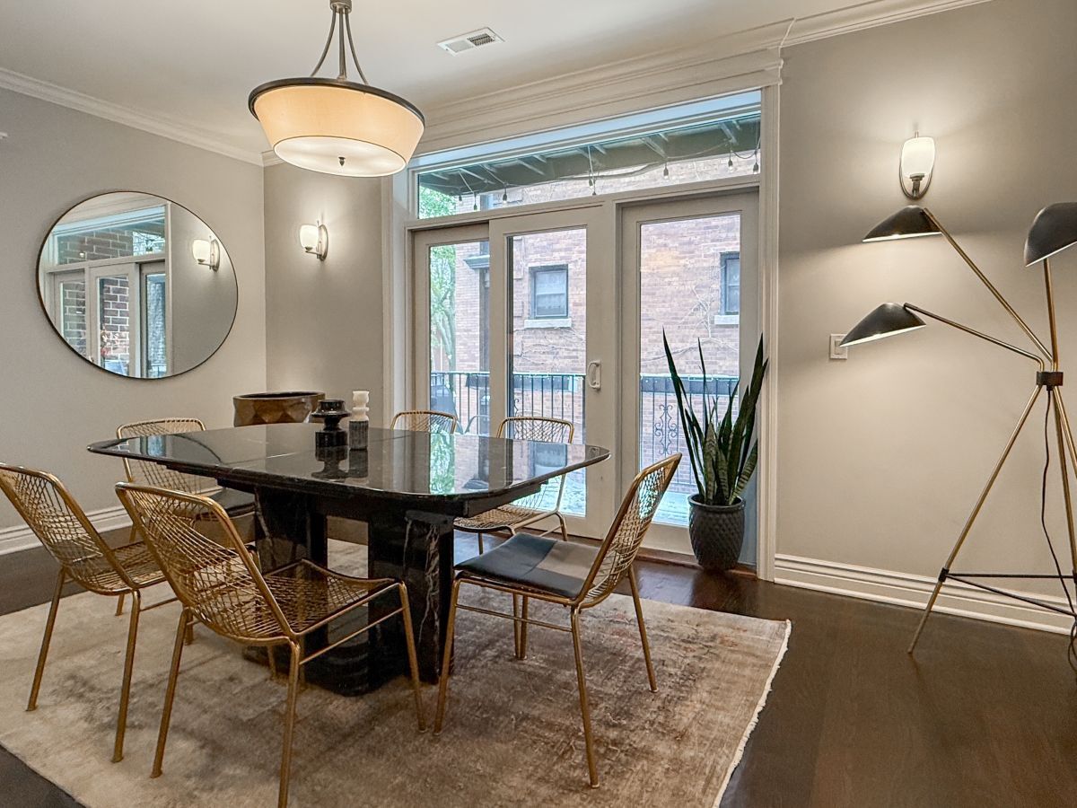 Building Photo - 927 W Agatite Ave