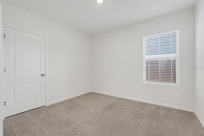 Building Photo - 3881 Brant Pl