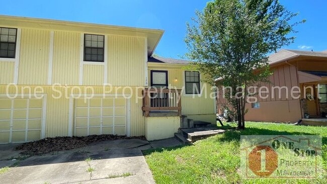 Primary Photo - Beutiful duplex 2-bedroom, 1-bath in Blue ...