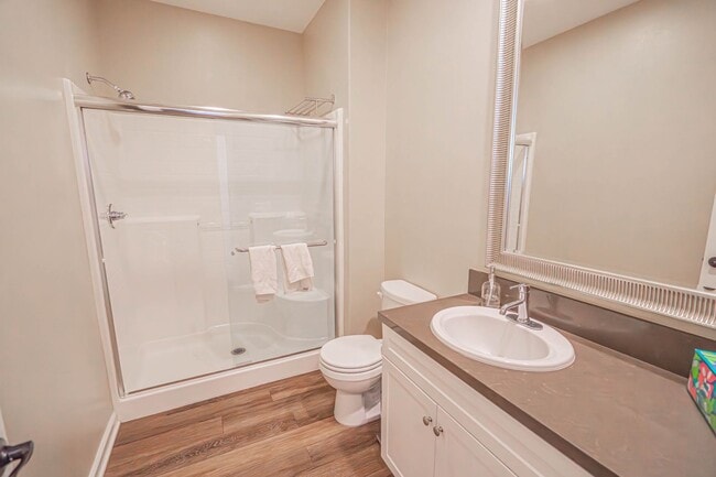 Building Photo - Unique 4-Bedroom, 3-story Live/Work Townhouse in the lushly landscaped Villa Metro Community!