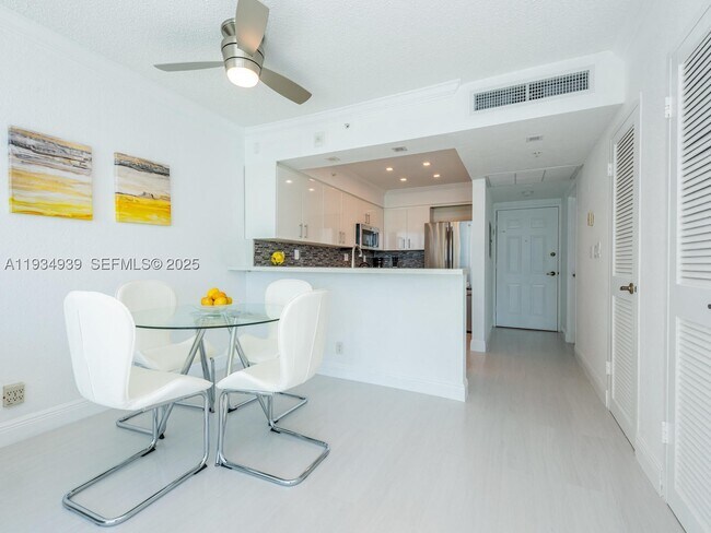 Building Photo - 2501 S Ocean Dr