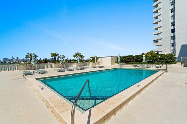 Building Photo - 5 Island Ave