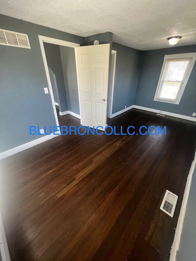 Building Photo - Cozy 1 bedroom house with a lot to offer