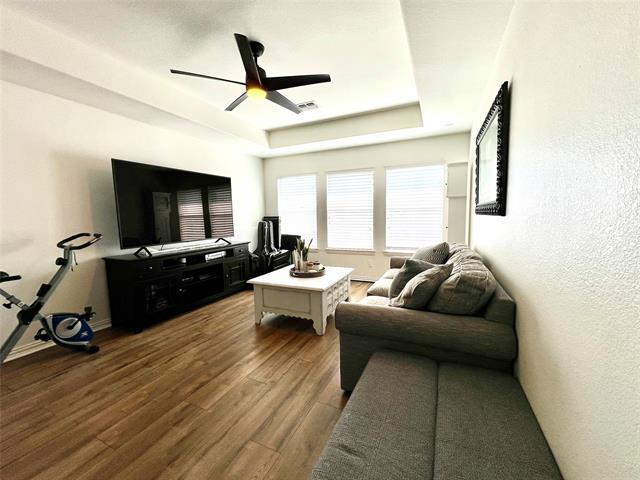 Building Photo - 607 Sante Fe Dr