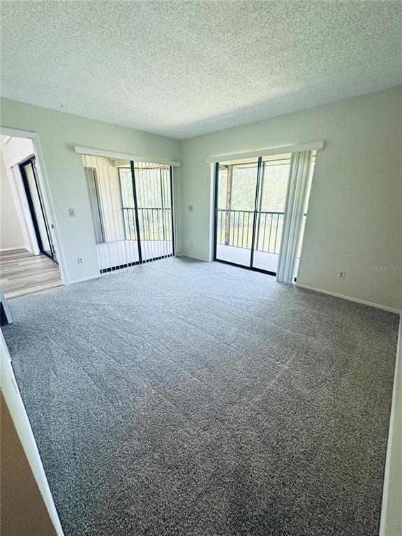 Building Photo - 328 Woodlake Wynde